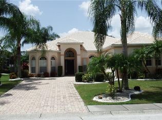 2204 Platinum Dr, Sun City Center, FL 33573