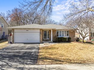 2020 Arapaho Dr, West Chicago, IL