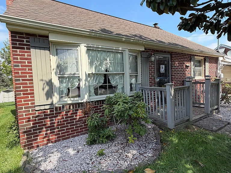 245 Eastland Ave — Photo 4