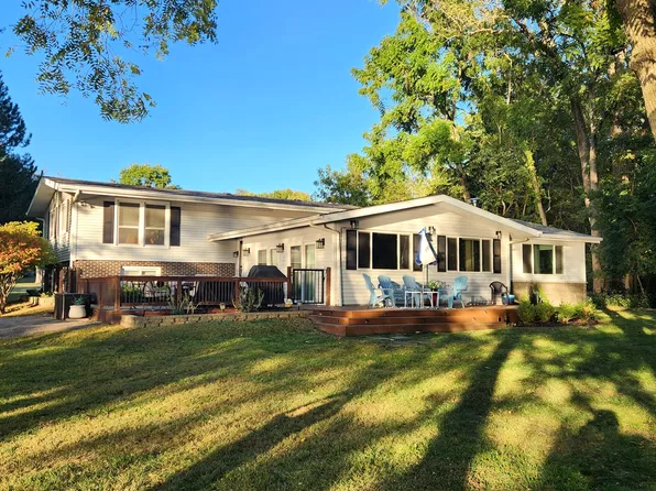 152 Beachview Ct, Varna, IL 61375