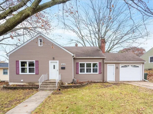 1616 Iowa St, Cedar Falls, IA 50613