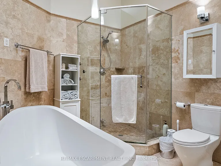 615 Vanessa Cres — Photo 19