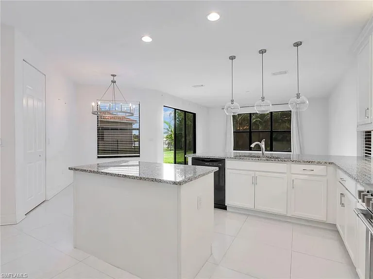 10008 Chesapeake Bay Dr — Photo 14