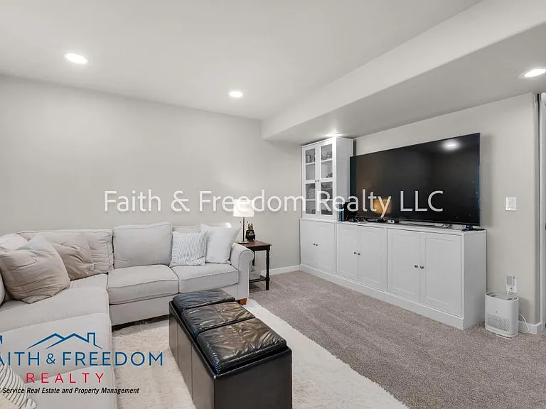 4918 Wolf Moon Dr — Photo 18