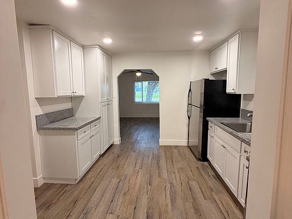4th image of 9568 Phelan Cir