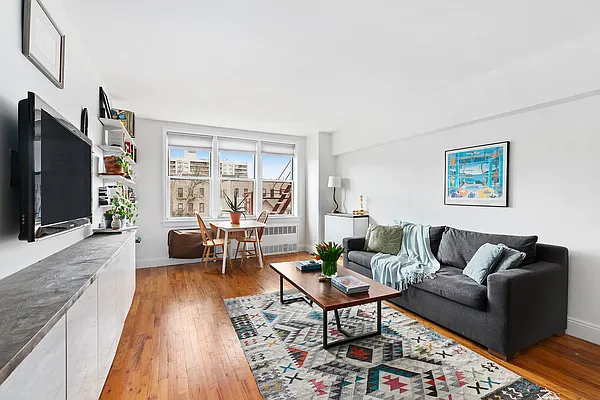 Sold by Compass | media 1