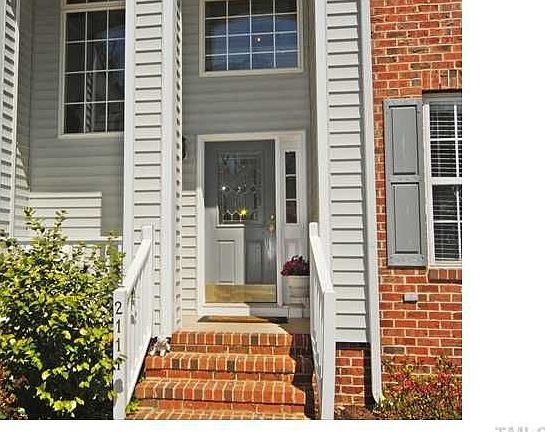 2nd image of 2111 Woodbury Dr