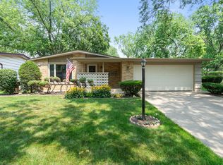 817 W Strieff Ln, Glenwood, IL 60425