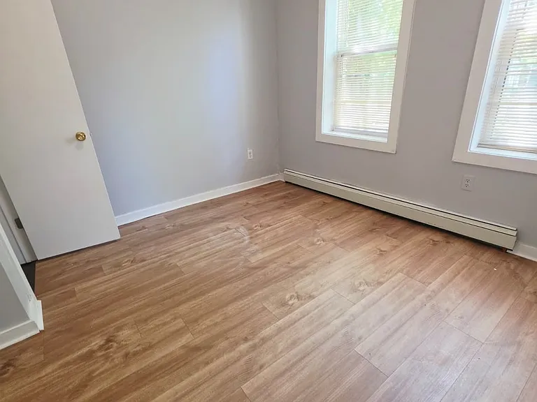 29 Bartholdi Ave #1B — Photo 11