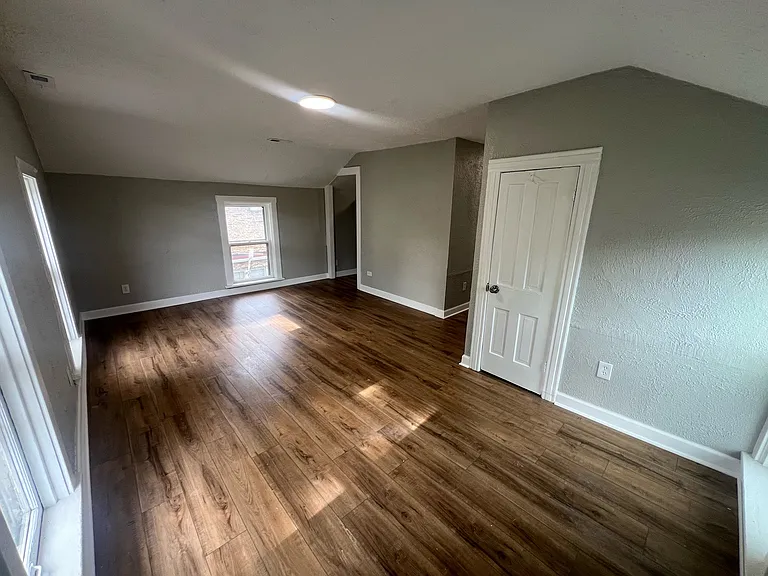 1411 Western Ave #2 — Photo 3