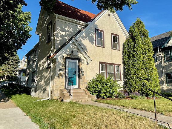 2nd image of 2247 Buchanan St NE #2