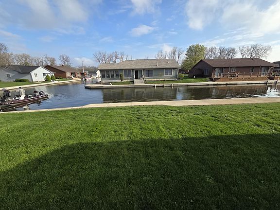 3rd image of 6945 Heron Dr