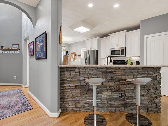 4th image of 5804 Woodstock Point