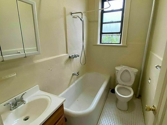 4th image of 957 67th St APT A6