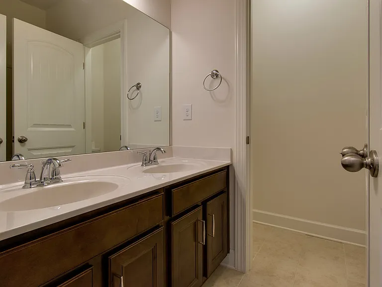 1205 Cressy Ln — Photo 5