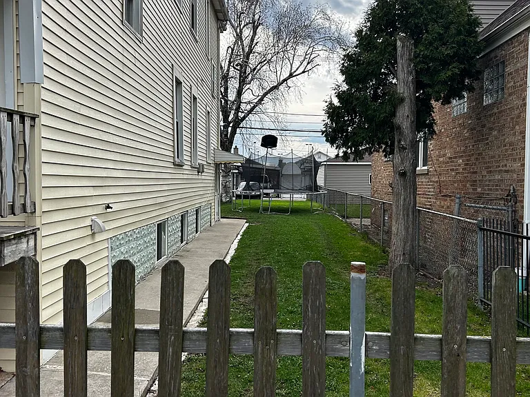 2728 N Mulligan Ave — Photo 9