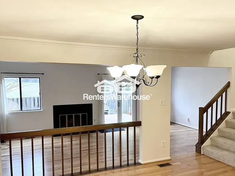 20469 Waters Point Ln — Photo 5