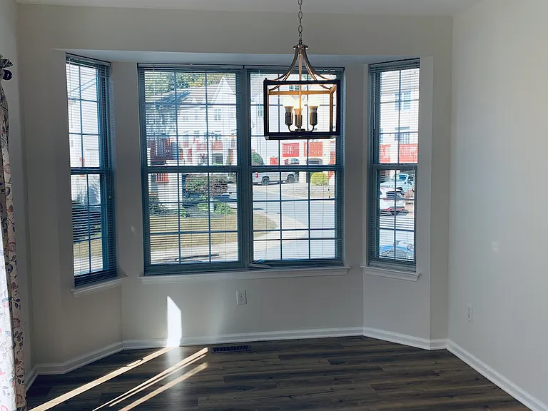 206 Thomas Ln S — Photo 14