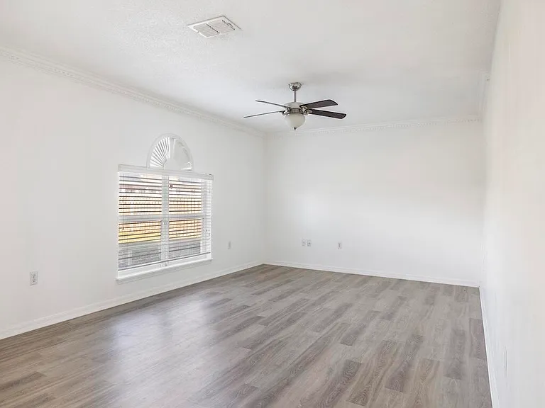 981 SW McElroy Ave — Photo 11
