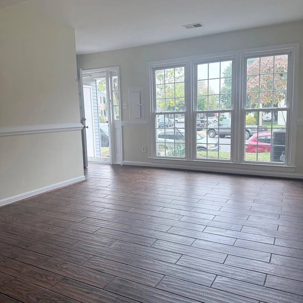 3 bed, 1.5 bath, 1151 sqft, $2,250 — Photo 3