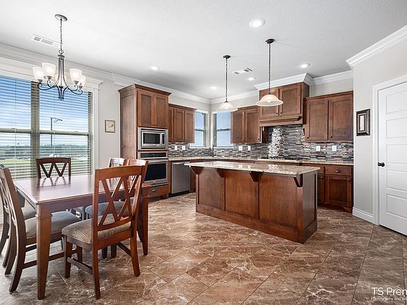 2nd image of 2413 W McKinley Blvd