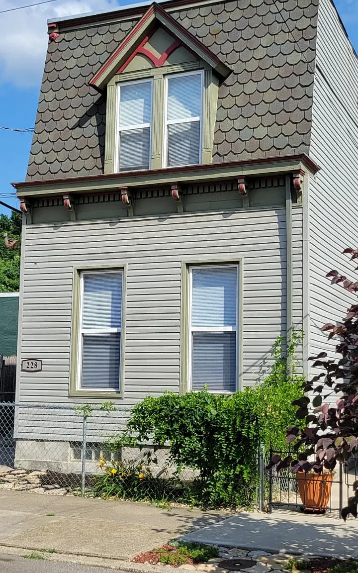 2 bed, 950 sqft, $1,250 — Photo 1