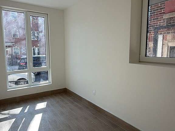4th image of 2130 Harrison Ave