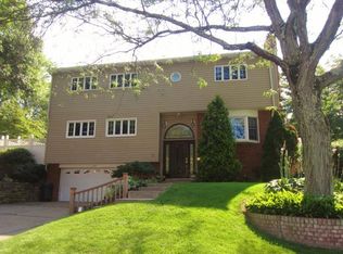 505 Holly Dr, Monroeville, PA