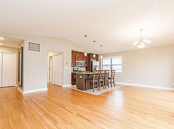 4th image of 5835 Fresno Ct Unit B