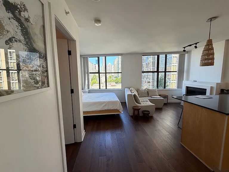 989 Beatty St #1108 — Photo 2