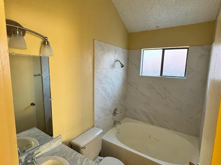 2404 Bluebonnet Dr — Photo 24