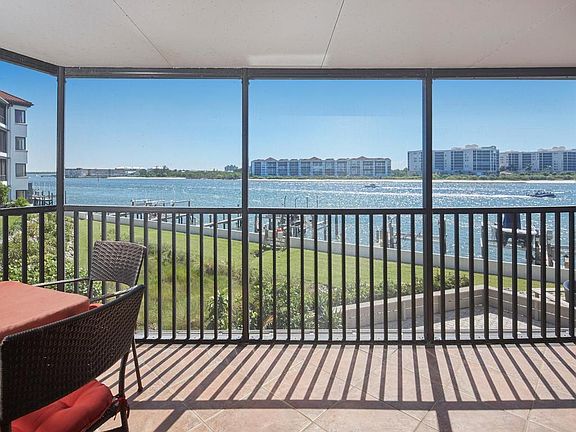2nd image of 502 La Peninsula Blvd #502