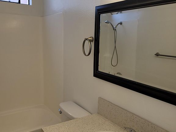 4th image of 3515 Keystone Ave #102