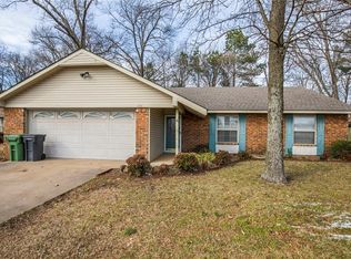 4101 W Olive St, Rogers, AR 72756