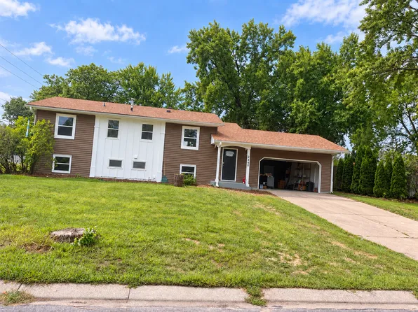 2348 106th Ave NW, Coon Rapids, MN 55433