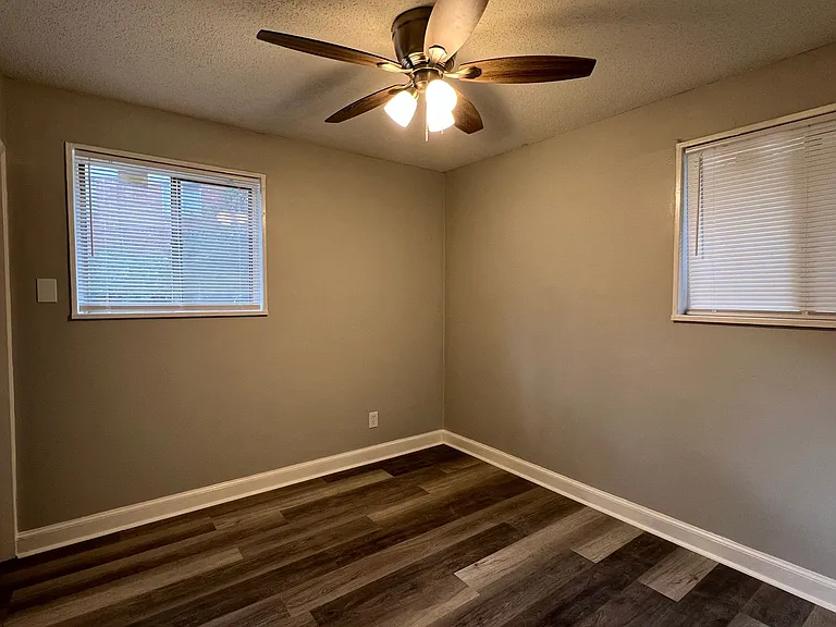 3608 Willow Lane Dr — Photo 10