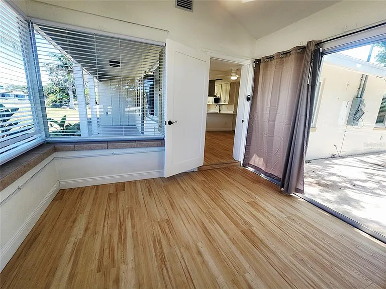 2494 Del Rio Way — Photo 15