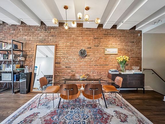 5th image of 250 W 15th St APT 6C