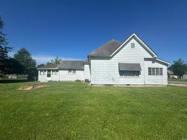 689 NE East St, Linton, IN 47441