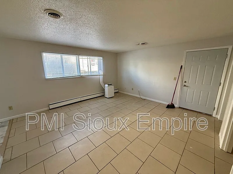 1 bed, 1.0 bath, 750 sqft, $750 — Photo 3