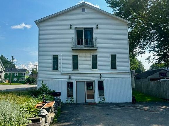 5th image of 121 Clinton Avenue