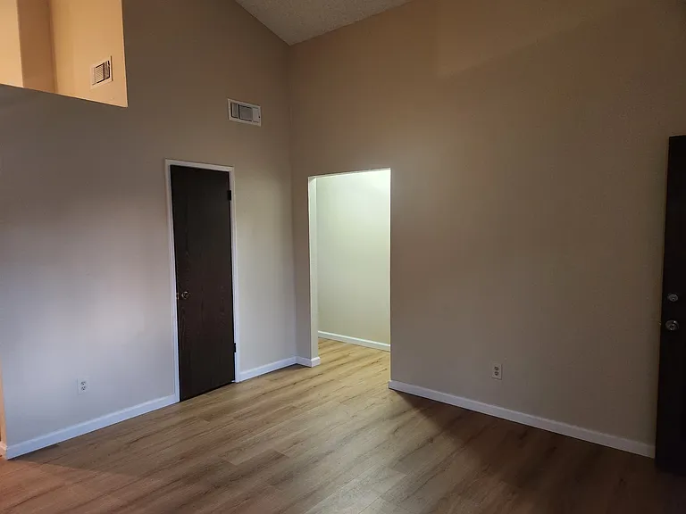 9360 Mira Del Rio Dr #B — Photo 15