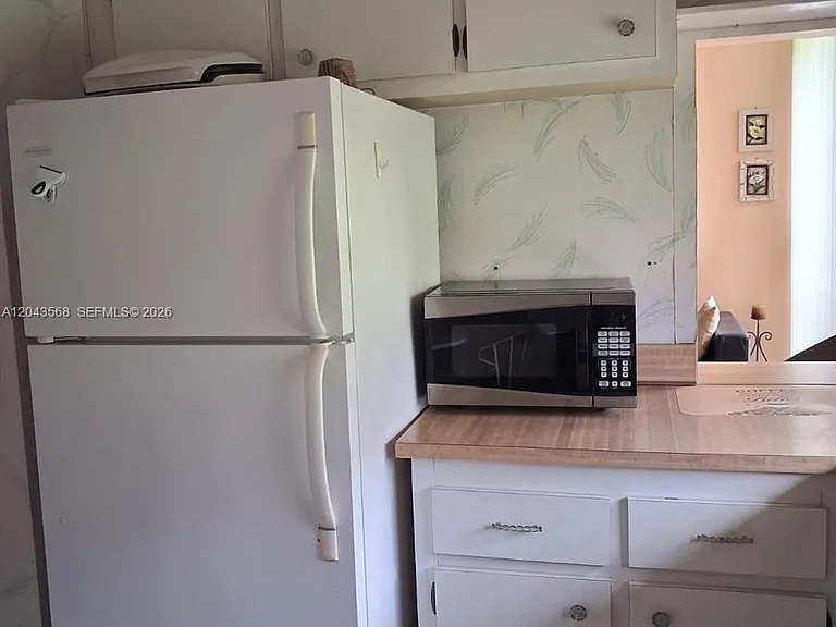 16919 N Bay Rd #307 — Photo 30