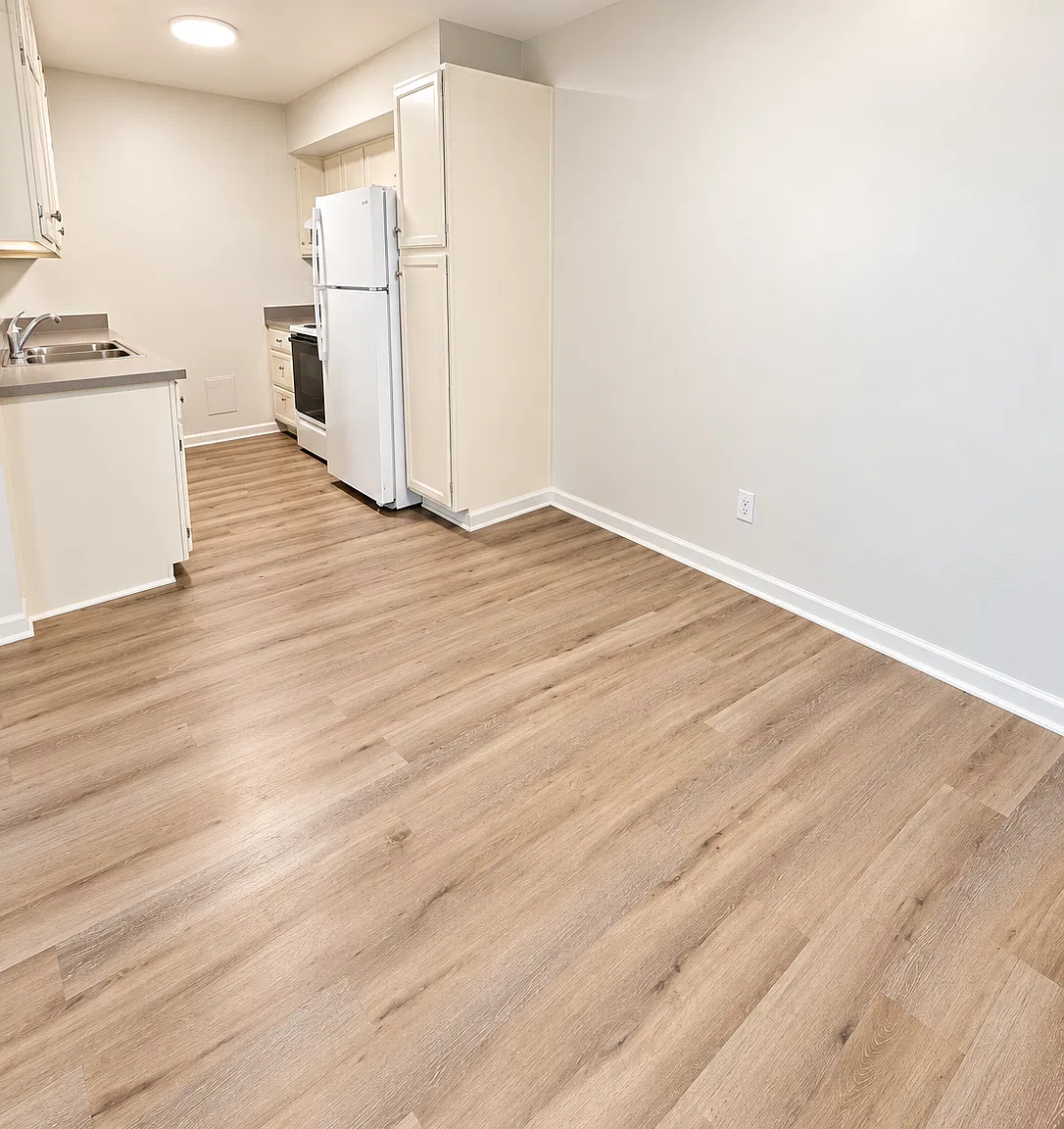 2 bed, 900 sqft, $1,100 — Photo 3