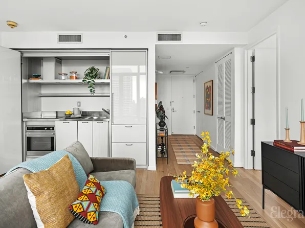 18 West 48th Street image 12 of 34