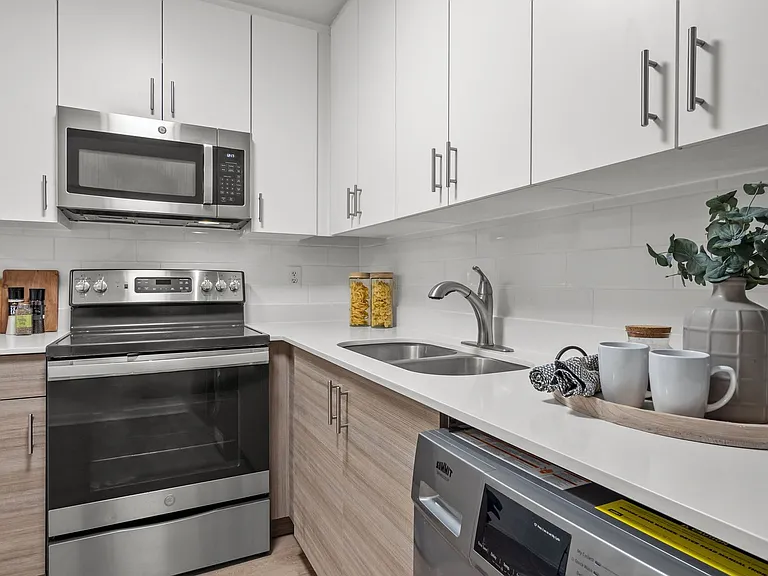 The Kenton Apartments — Photo 6
