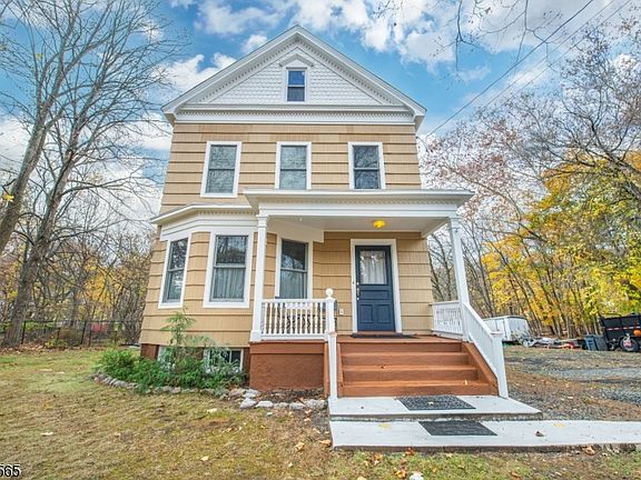 2nd image of 807 High Mountain Rd