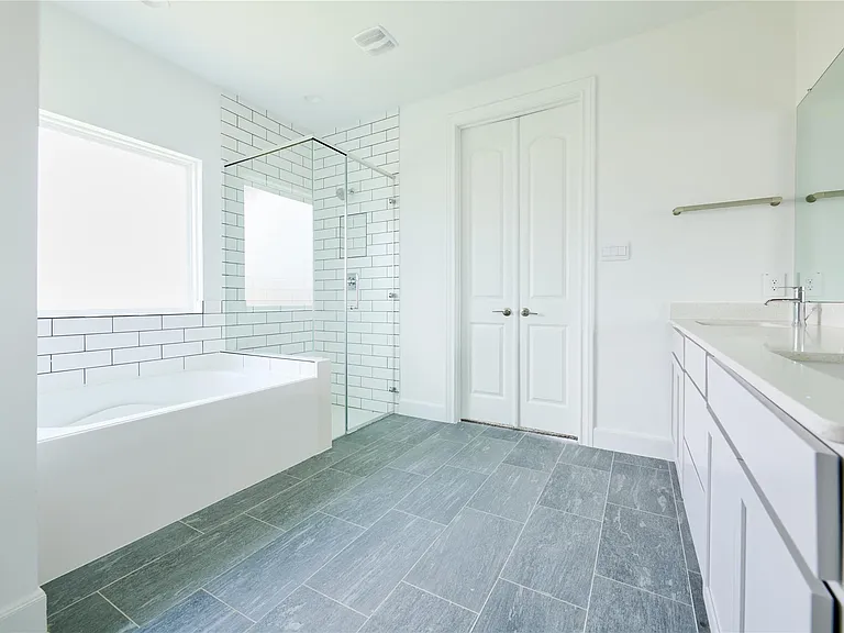 8402 Yellow Fin Ct — Photo 12