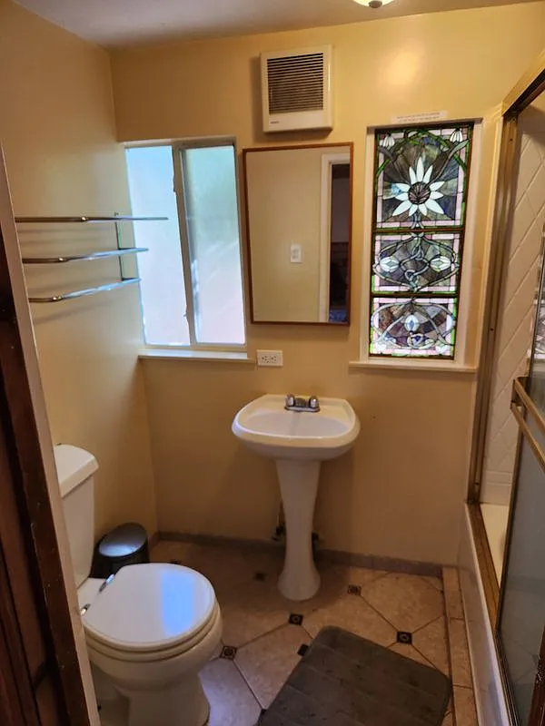 2 bed, 1.0 bath, 620 sqft, $2,800 — Photo 2