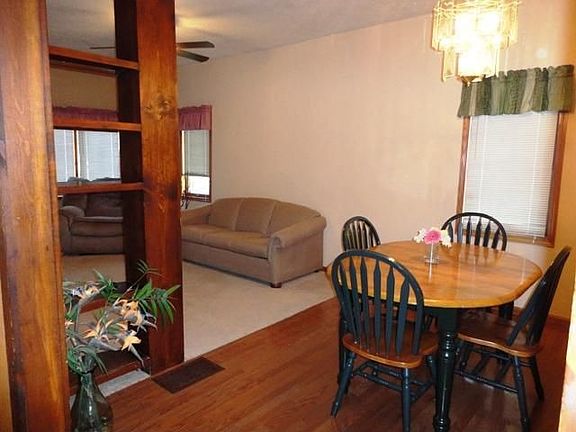 2nd image of 901 N B St